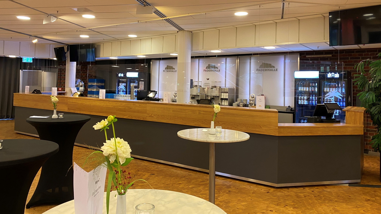 Theke im Eingangsfoyer